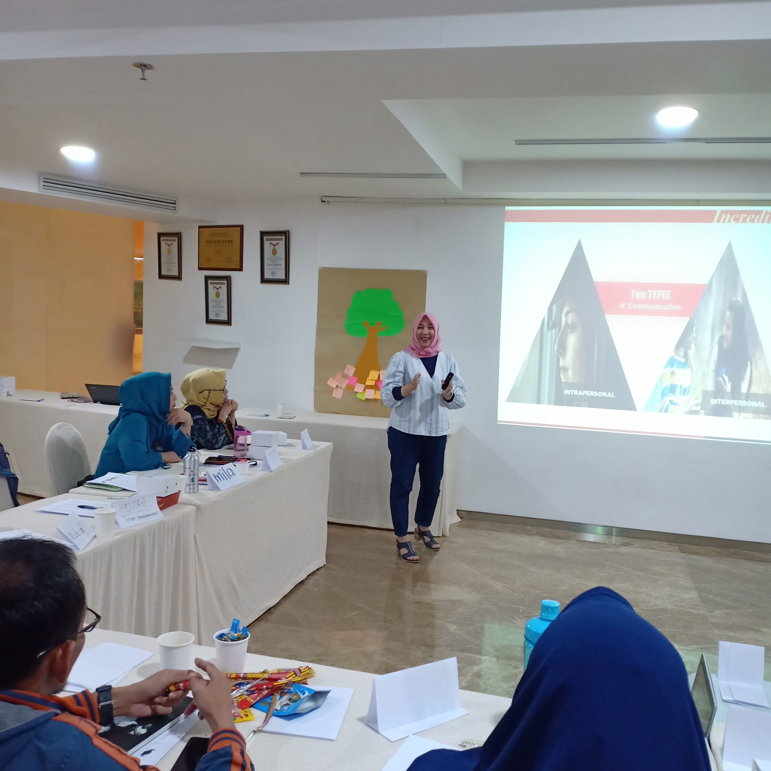 PELATIHAN HYPNOTIC TEACHING TECHNIQUE - 0815 10 210210